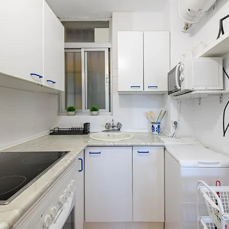 Great Location And Frontal Sea View Apartment *