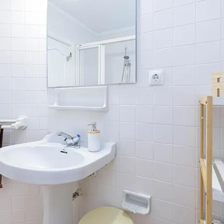 Great Location And Frontal Sea View Apartment