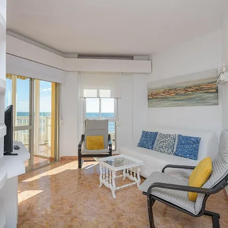Great Location And Frontal Sea View Fuengirola