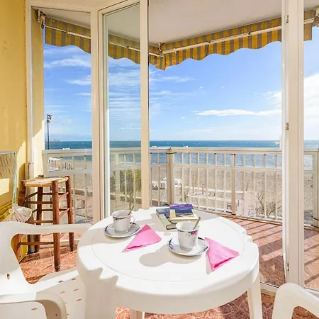 Great Location And Frontal Sea View *