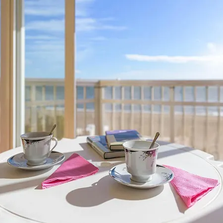 Great Location And Frontal Sea View Apartment